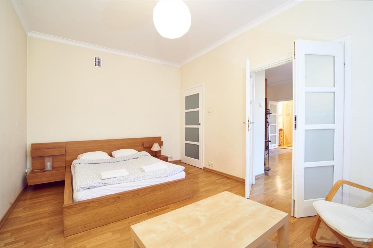 Goodnight Warsaw Apartments - Wspolna 69 Luaran gambar